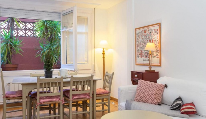 Fantastic apartment near Plaça Francesc Macia in L'Eixample Esquerra