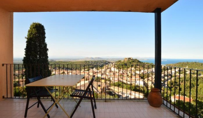 Begur Apartment Sleeps 4