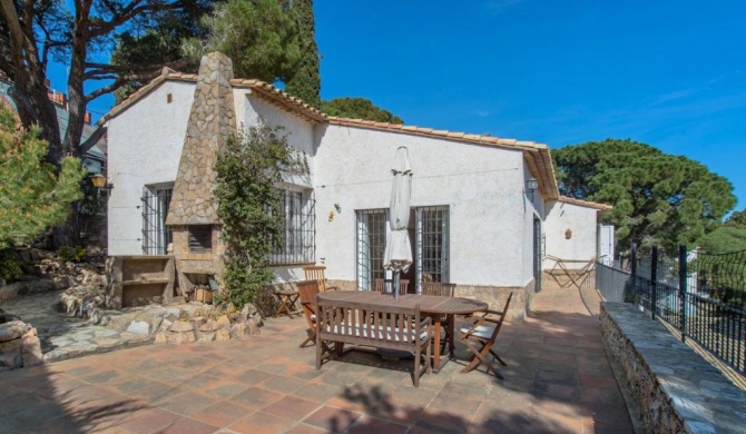 Begur Holiday Home Sleeps 8