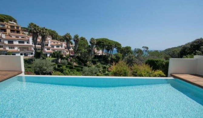 Begur Villa Sleeps 5 Pool Air Con WiFi