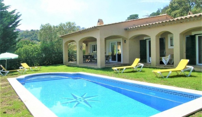 Begur Villa Sleeps 6 Pool