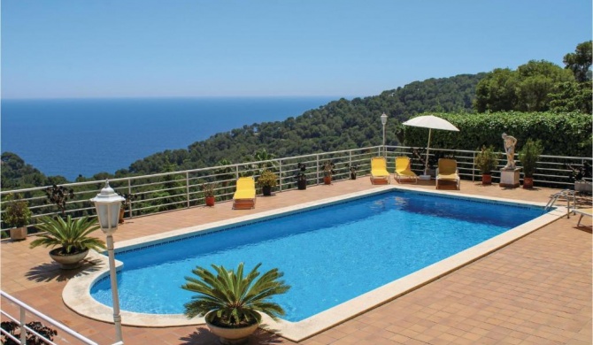 Amazing home in Blanes with 5 Bedrooms, WiFi and Outdoor swimming pool