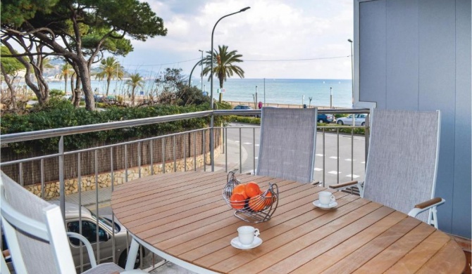 Amazing apartment in Blanes with 3 Bedrooms