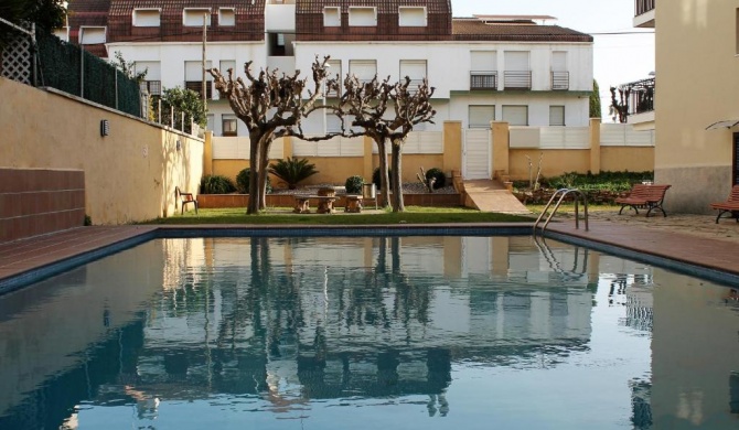 Apartamento bellamar con terraza y piscina