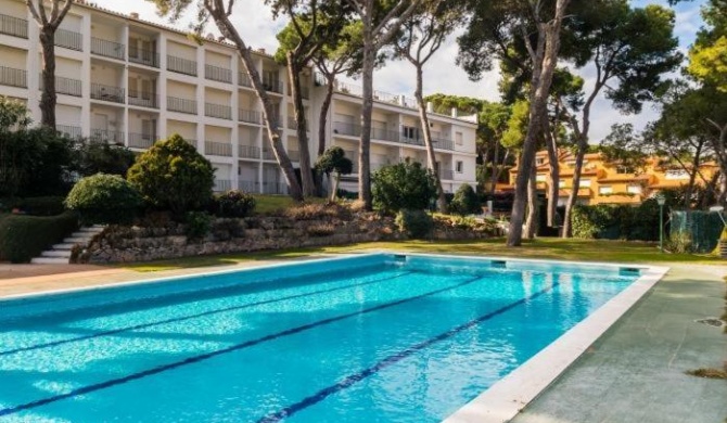 Calella de Palafrugell Apartment Sleeps 2 Pool