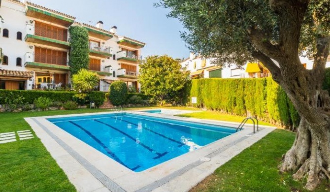 Calella de Palafrugell Apartment Sleeps 4 Pool