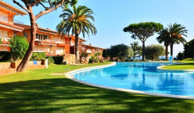 Calella de Palafrugell Apartment Sleeps 4 Pool