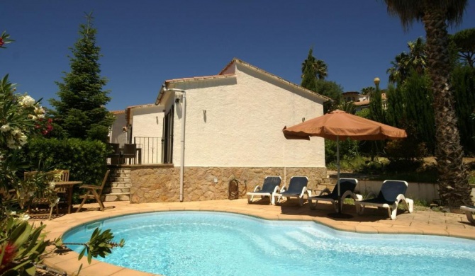 Cozy Holiday Home in Calonge with Private Pool