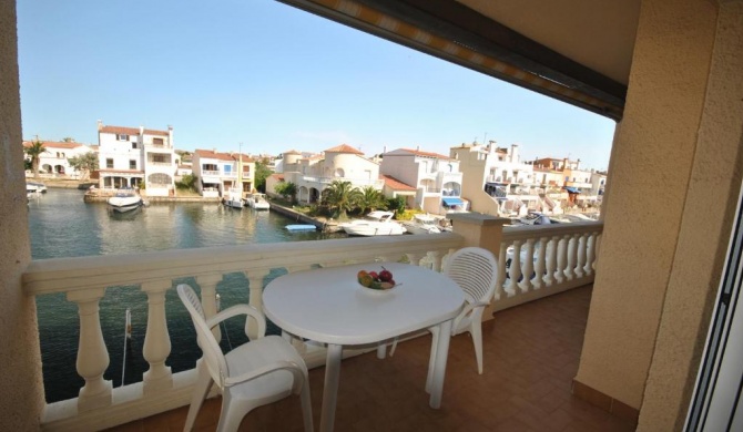 Bonito apartamento con vistas a la marina cerca del centro y playa-321