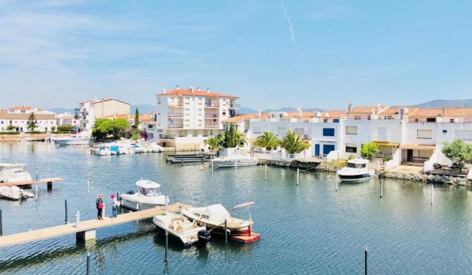 PORT EMPORDA 28 - Apartamento en la Marina de Empuriabrava - vistas al canal - barbacoa - cerca centro y playa