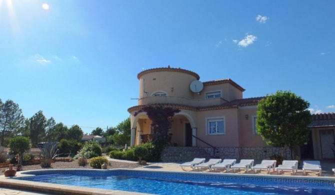 Villa Oasis 4bedroom villa with air-conditioning & large private swimming pool