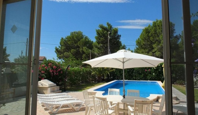 Villa Sierra with air-conditioning & large 10m x 5m private swimming pool