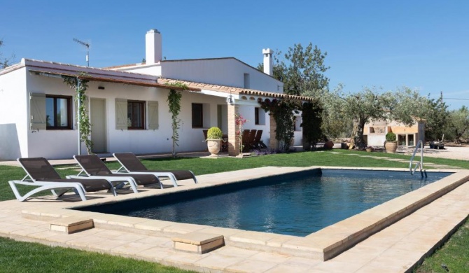 Santolina - Casa Rural en l'Ampolla con piscina privada, jardín y barbacoa