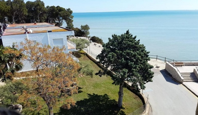 Terra - Casa en l'Ampolla en primera línea de mar