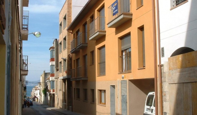 Apartamentos Mestral