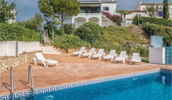 Awesome home in LEscala with 3 Bedrooms and Outdoor swimming pool