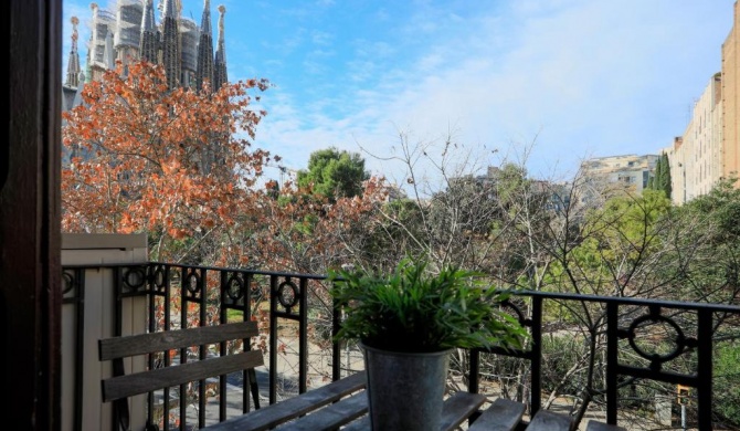 Bbarcelona Sagrada Familia Garden Apartment