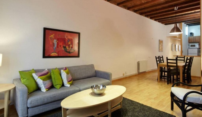 Beautiful apartment in Eixample