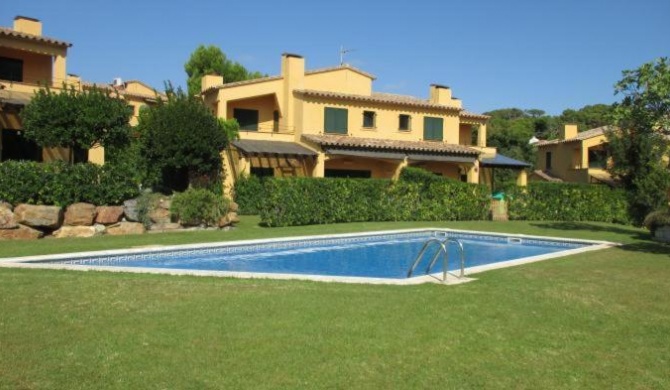 Llafranc Villa Sleeps 8 Pool