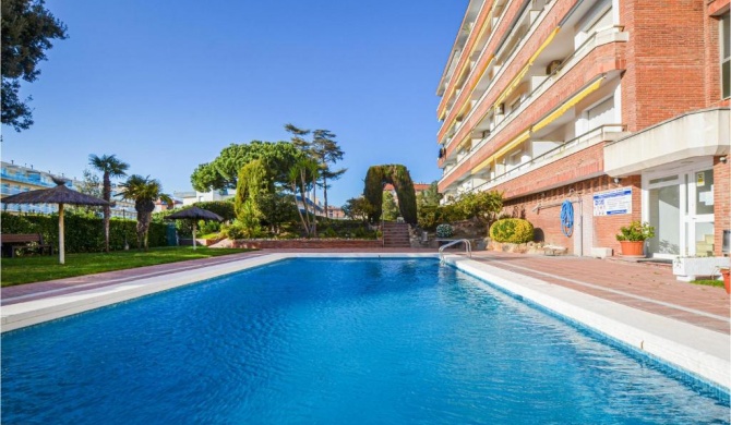 Amazing apartment in Lloret de Mar w/ Outdoor swimming pool, Outdoor swimming pool and 1 Bedrooms