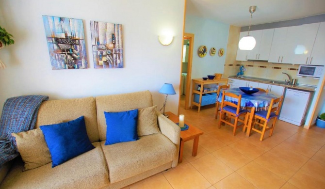 V&V LLORET - APARTAMENTO BLAU con piscina comunitaria, parking, aire acondicionado Sólo familias!