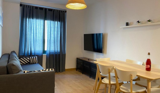 Apartments Sant Lluis CENTER, 2 min walk from the sea