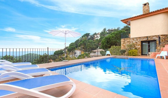 Lloret de Mar Villa Sleeps 10