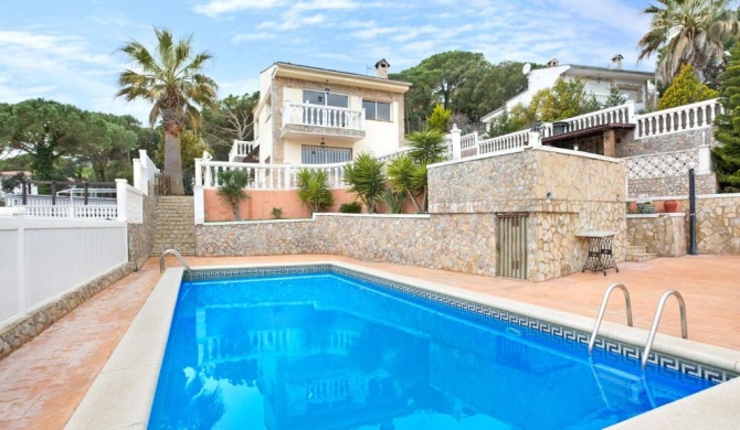 Lloret de Mar Villa Sleeps 13