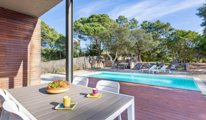 Lloret de Mar Villa Sleeps 7 Pool WiFi