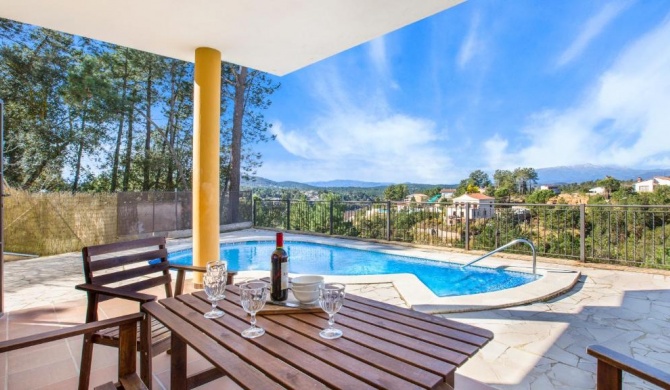 Lloret de Mar Villa Sleeps 8