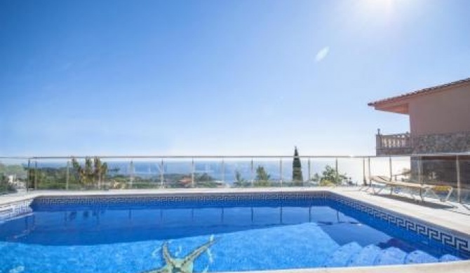 Lloret de Mar Villa Sleeps 9